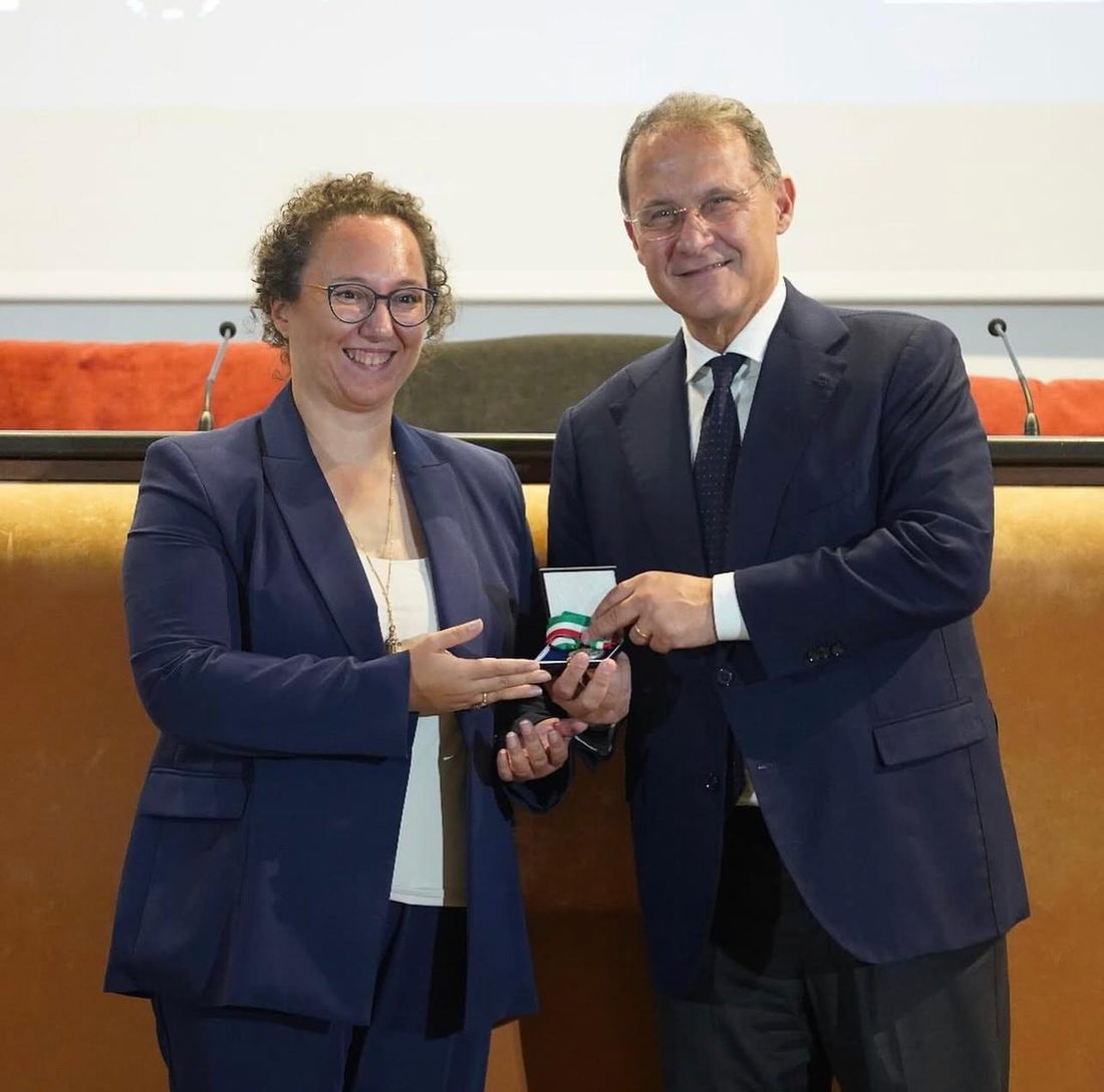 Kubra Ulucan-Altuntas receiving the Science, She Says! medal